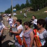Единороссы Татарстана дарят сельским клубам спортинвентарь