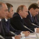 Путин: Результаты ЕГЭ по русскому языку - повод для пересмотра программы