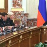 Медведев рассчитывает на участие бизнеса в образовательных процессах