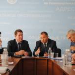 В Барнауле прошло заседание Регионального совета сторонников партии