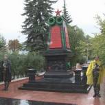 В Черемхово после реконструкции открылся памятник красноармейцам 