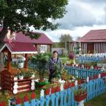 Участники партпроекта «Дружному дому – уютный двор» радуют своим композициями жителей Бабушкинского района