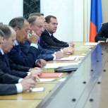 Президент РФ обсудил с членами Совбеза ситуацию на юго-востоке Украины