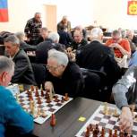 Партия организовала шахматный турнир для тагильских пенсионеров