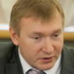 По его мнению, такое решение необходимо претворять в жизнь только после публичного обсуждения в СМИ