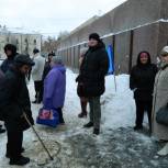 Партийцы Новоуральска сопроводили вторую группу отдыхающих в Крым