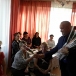 Депутат встретился с многодетными мамами