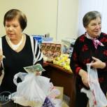 50 новогодних подарков собрали представители движения «Дети войны» для детей юго-востока Украины