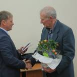 Ломанов вручил литературную премию "Мандариновая ветвь"