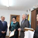 Единороссы поздравили Каадыр-оола Бичелдея с юбилеем