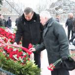 Сергей Бебенин принял участие в митинге на Пискаревском кладбище