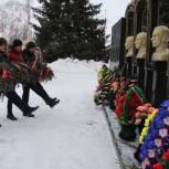 Липецкие партийцы почтили память погибших за Родину бойцов