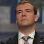 Медведев призывает сохранить инвестпроекты в нефтехимии