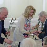 В Петроградском районе поздравили ветеранов