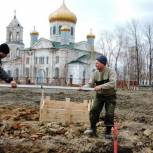 В Кантемировке приступили к работам по установке стелы в парке Победы