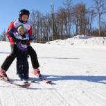 Рустэм Хамитов побывал на тренировке адаптивного горнолыжного клуба для детей с ограниченными возможностями