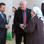 Школьники Кировского района подарили ветеранам праздник 