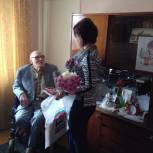 Партийцы из Октябрьского района Саратова побывали в гостях у ветерана
