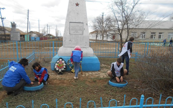 Погода в салтово рп 5. Памятники Старополтавского района. Красный Яр Волгоградская область Старополтавский район. Село красный Яр Волгоградская область Старополтавский район. Валуевка Волгоградская область Старополтавский.