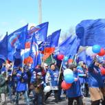 Тувинские единороссы приняли участие в Первомайском шествии 
