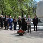 В Калуге состоялась церемония открытия памятника труженикам тыла