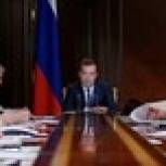 Медведев провел совещание по ситуации в легкой промышленности