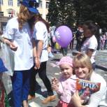 Лучшие юные художники удостоились призов "Единой России"