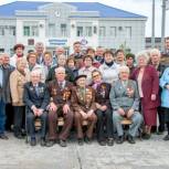 Каменск-уральские партийцы провели экскурсию по заводу для ветеранов 