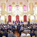 Путин призывает к четким критериям определения востребованности НКО 