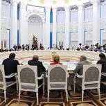Путин: Поиск талантливой молодежи в РФ нужно начинать со школ