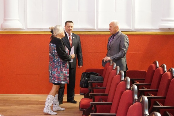 дом культуры сероглазка. сероглазка камчатка компания. новогоднее представление в дк сероглазка. сероглазка концертный зал петропавловск камчатский. сероглазка концертный зал петропавловск камчатский.