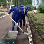 Партийцы провели субботник в сыктывкарском детском саду