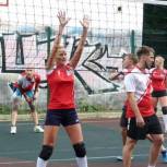 На дворовых спортплощадках Перми состоялся городской турнир по волейболу