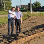 В селе Белогостицы Ростовского района строят хоккейный корт
