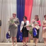 Малмыжские единороссы поздравили педагогических работников района