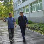Виктор Кувайцев проверил готовность школ к началу учебного года 