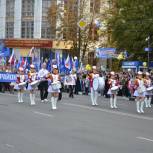 Две тысячи партийцев отметили День основания Брянска парадом