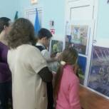 Выставку детских рисунков о войне открыли сегодня в Подболотье Бабушкинского района
