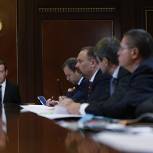 Медведев: Антикризисный план позволил нейтрализовать влияние внешних факторов на экономику