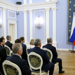 Медведев: Конкурентоспособность экономики РФ зависит от качества работы каждого предприятия