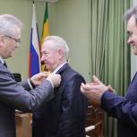 Иван Белозерцев вручил медаль ордена «За заслуги перед Пензенской областью» Владимиру Котову