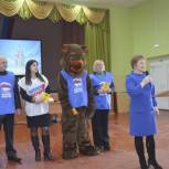 Единороссы Дмитриева поздравили студентов