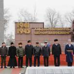Бутурлиновские единороссы почтили память погибших в ВОВ