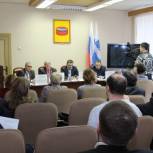 Лужские дороги и водоканал вновь на повестке дня
