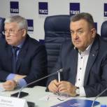 Стратегию выборной кампании в Госдуму по СФО и УФО единороссы обсудили в Новосибирске