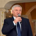 Андрей Джатдоев поздравил с 8 Марта матерей и вдов погибших военнослужащих