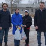 Члены Молодежного парламента провели благотворительную акцию в Лавровской волости Печорского района