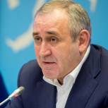Сергей Неверов: Листовки и баннеры не заменят личного общения