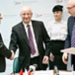 Юрий Берг и гендиректор компании «Металлоинвест» подписали соглашение о социальном партнерстве
