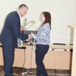 Депутаты – единороссы наградили самых активных женщин Первомайского района